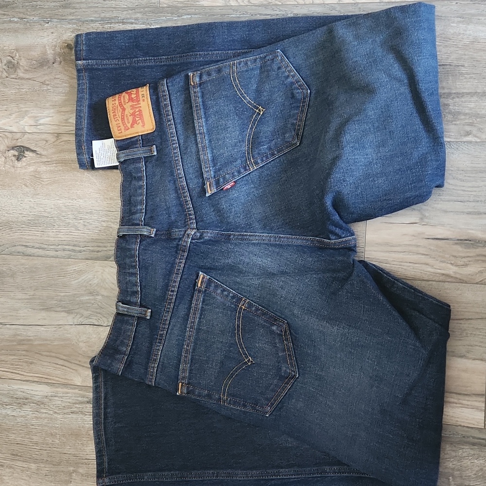 Levi Straight leg Jeans 33x32